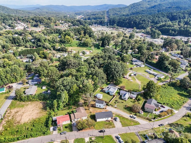 Image 40 of a home in .