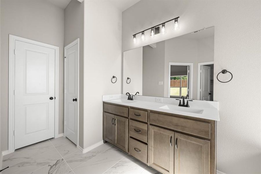 541 Waterford Park- Primary Suite-4