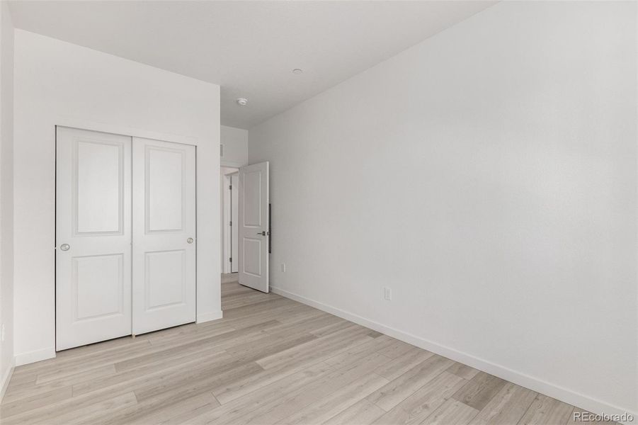 Spacious, unfurnished interior of a new home in Gateway Commons, Denver (Image 16).