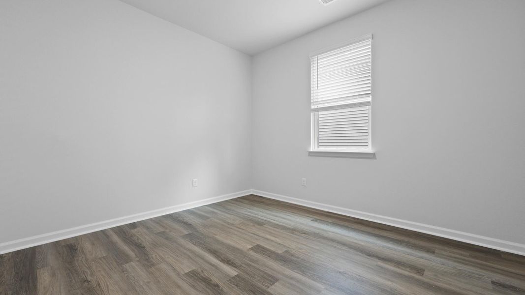 Spacious, unfurnished interior of a new home in Carolina Groves, Moncks Corner (Image 29).