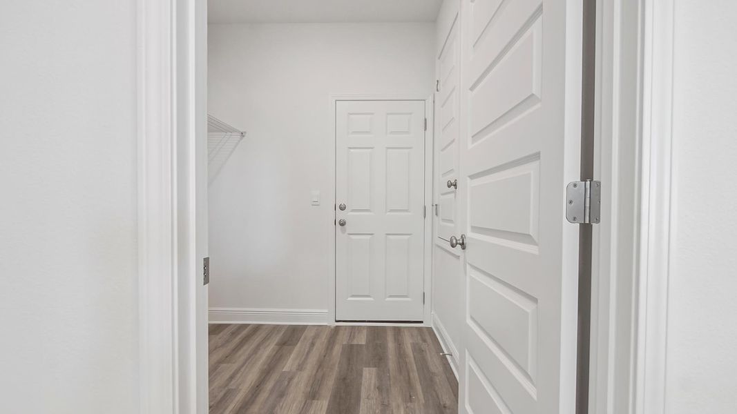 Spacious, unfurnished interior of a new home in Owl's Head Farms, Freeport (Image 28).