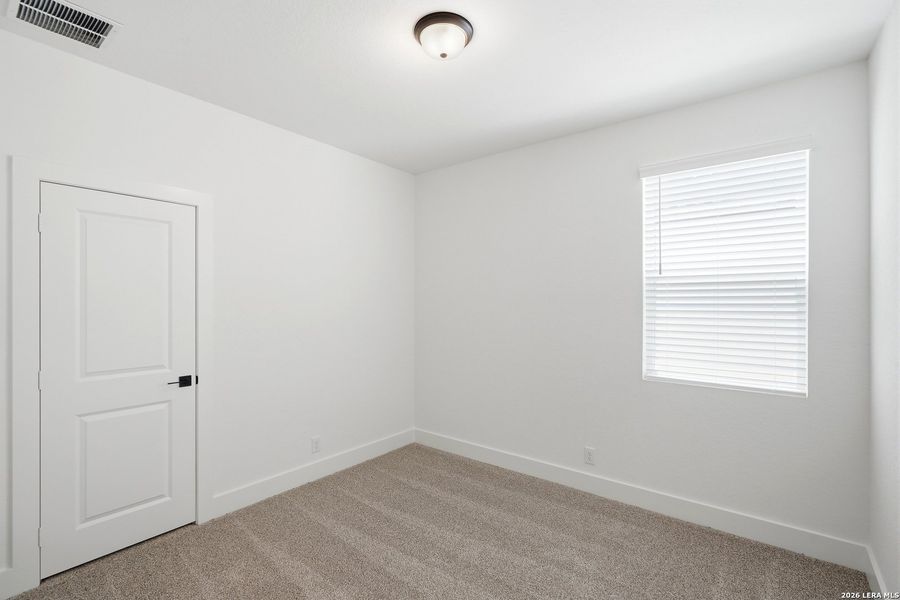Spacious, unfurnished interior of a new home in Prominence Urban, San Antonio (Image 32).