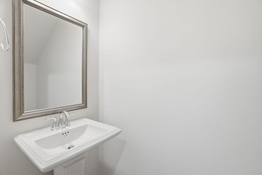 Representative interior finishes for a home built from the Beechwood by McGuinn Homes in South Welcome, Greenville (Image 15).