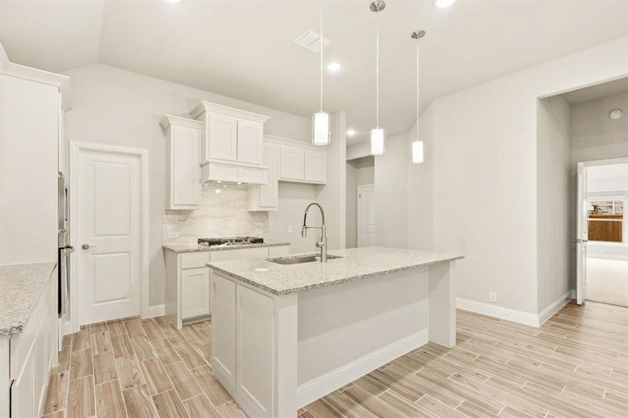 Furnished interior view inside a new home in Somerset, Venus (Image 12).