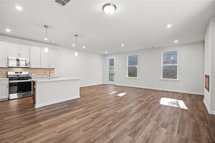 Spacious, unfurnished interior of a new home in The Village at Shallowford, Kennesaw (Image 24).