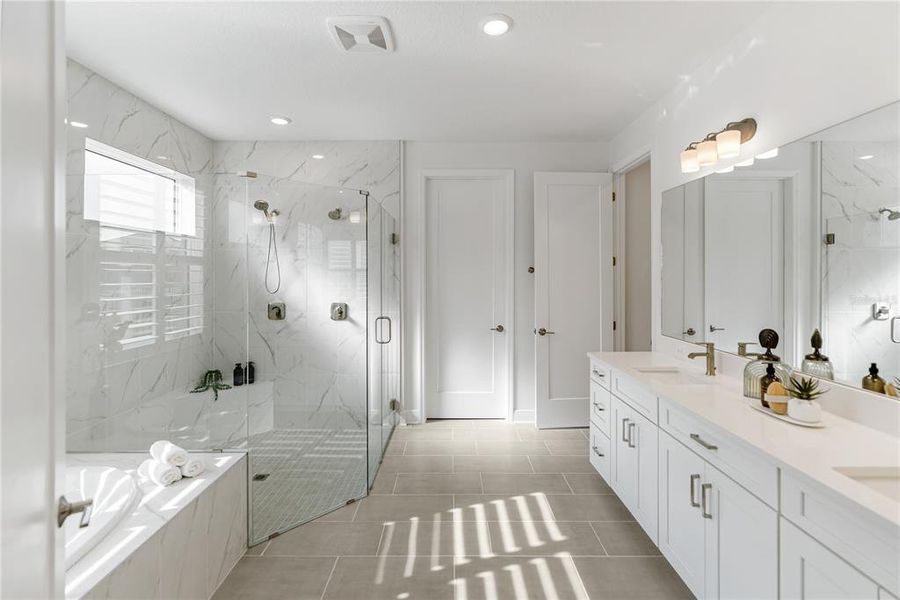 Furnished interior view inside a new home in Sweetwater at Lakewood Ranch, Bradenton (Image 17). Furnished interior view inside a new home in Sweetwater at Lakewood Ranch, Bradenton (Image 17).