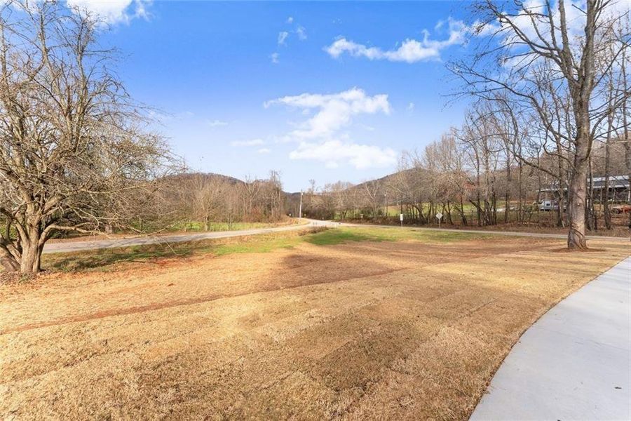 Natural landscape and outdoor views near  in Cleveland (Image 51).