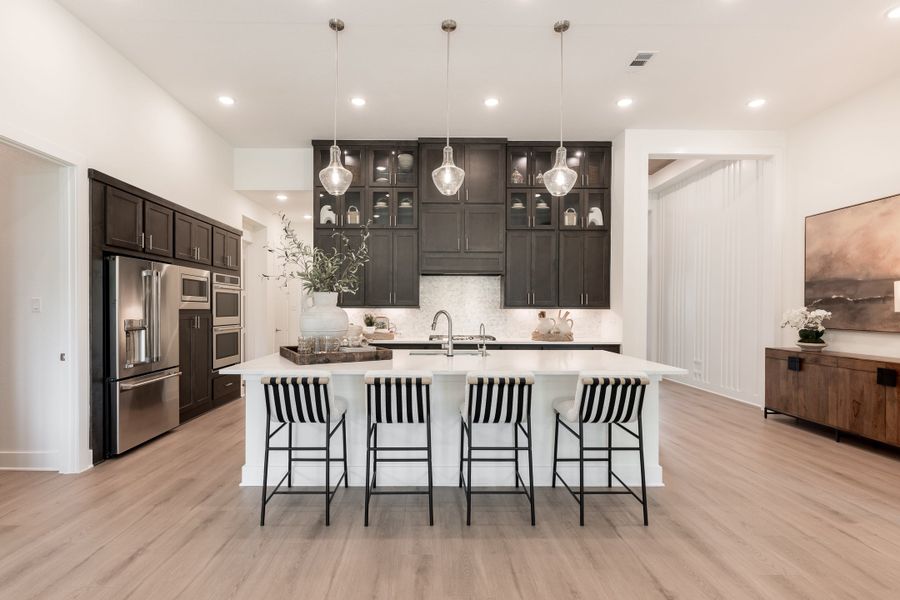 Representative furnished interior of a home built from the Fulbright by Tri Pointe Homes in Sienna 60’, Missouri City (Image 11).
