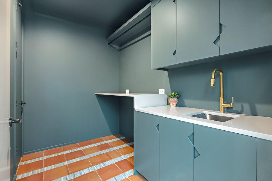 2nd floor laundry room 2nd floor laundry room