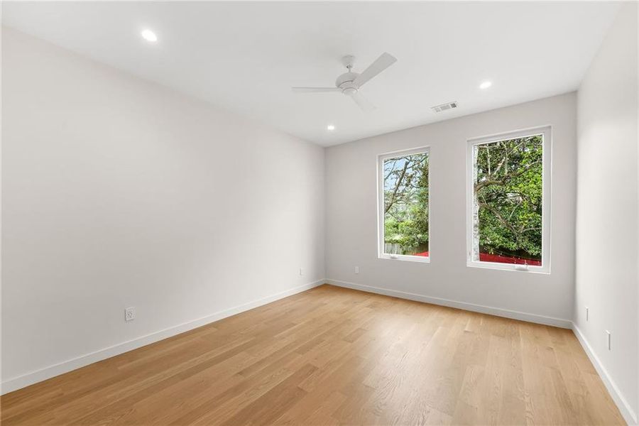 Spacious, unfurnished interior of a new home in , Atlanta (Image 28).