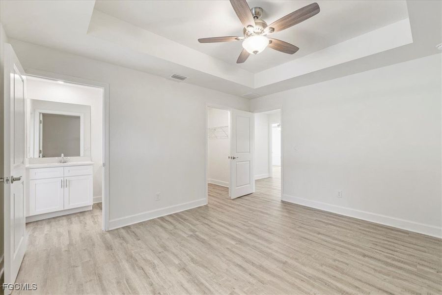 Spacious, unfurnished interior of a new home in Cape Coral, Cape Coral (Image 29).
