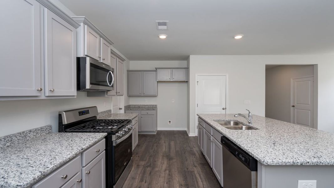 Representative furnished interior of a home built from the ROBIE by D.R. Horton in Island Green, Myrtle Beach (Image 10).