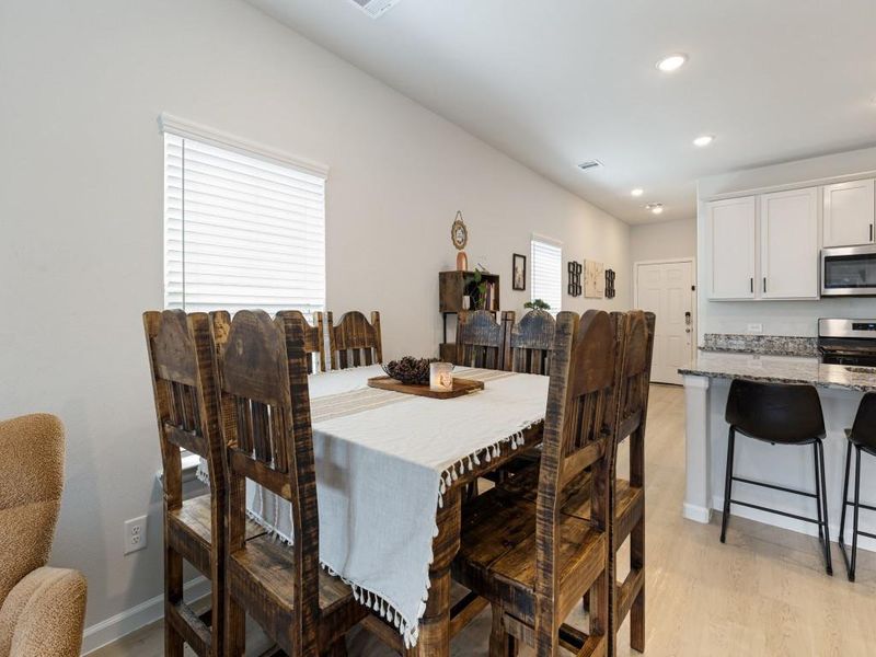 Furnished interior view inside a new home in , Conroe (Image 12).