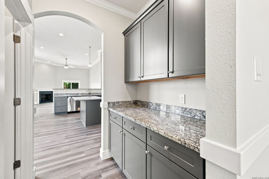 Furnished interior view inside a new home in Las Palomas Country Club Estates, La Vernia (Image 19).
