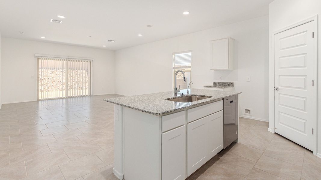Furnished interior view inside a new home in Sycamore Vista, Vail (Image 10).