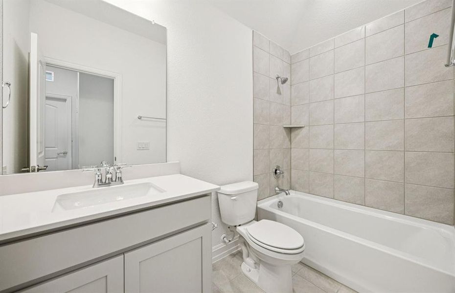 Spacious secondary bathroom Spacious secondary bathroom