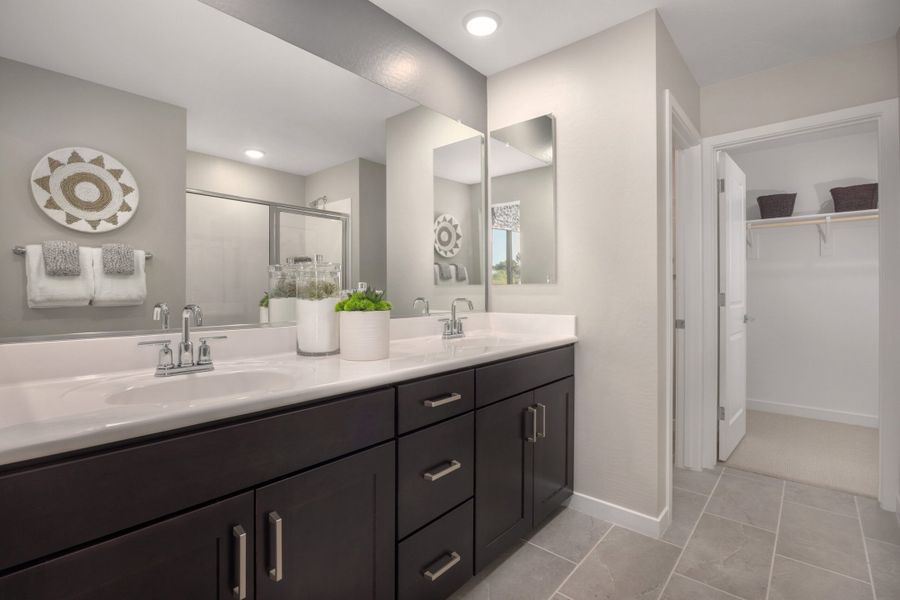 Primary Bathroom | Clementine | Mandarin at Citrus Park | New Homes in Goodyear, AZ | Landsea Homes