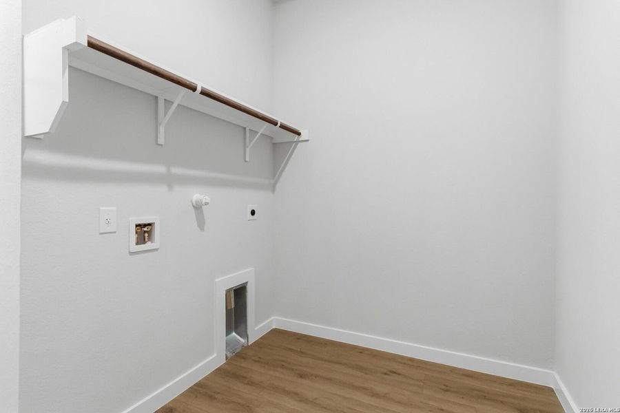 Spacious, unfurnished interior of a new home in Cordova Crossing, Seguin (Image 24).