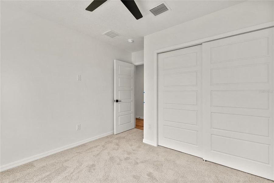 Spacious, unfurnished interior of a new home in , Mount Dora (Image 19).