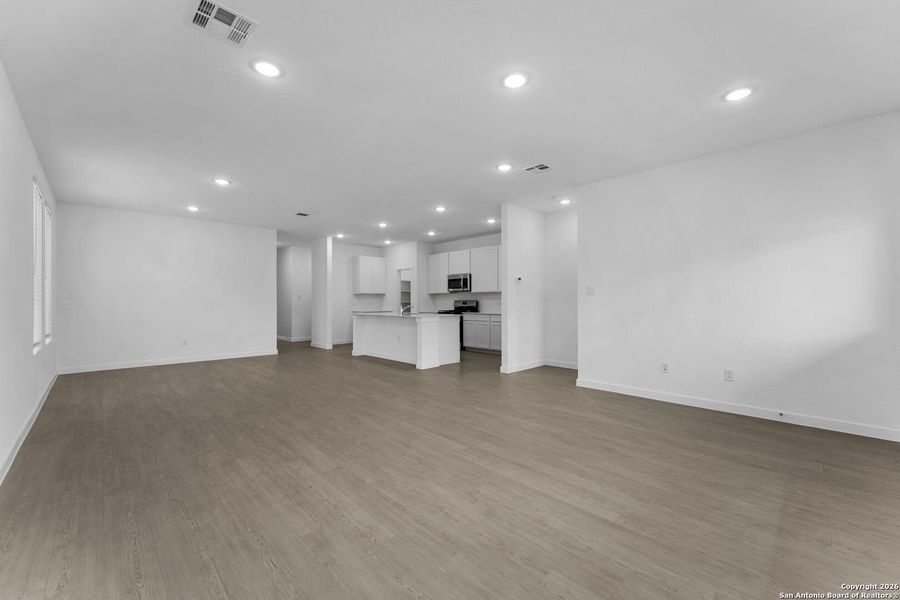 Spacious, unfurnished interior of a new home in , New Braunfels (Image 26).