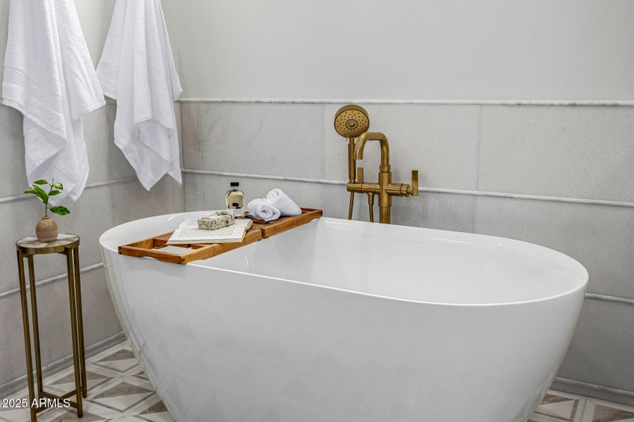 37 - Del Paisano Calle 37 - Del Paisano Calle