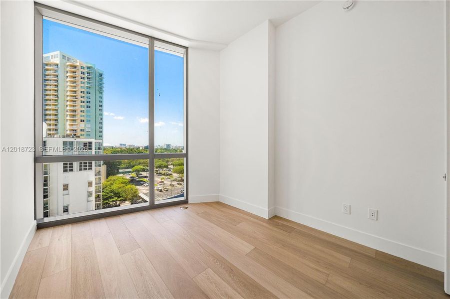 Spacious, unfurnished interior of a new home in , Miami (Image 21).