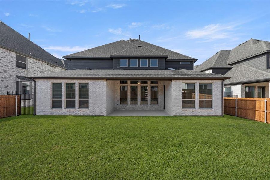 27. 15204 Chipping - Back