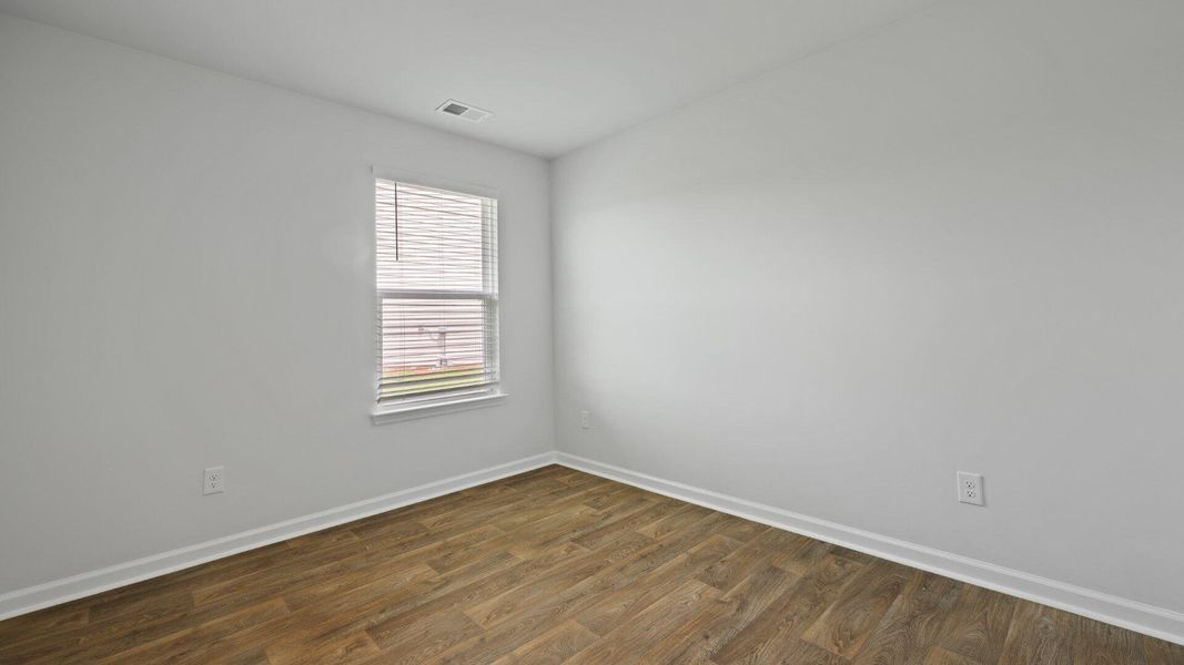 Spacious, unfurnished interior of a new home in Carolina Groves, Moncks Corner (Image 15).