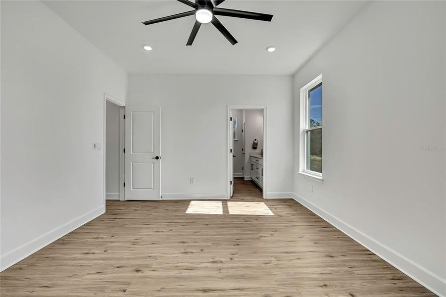 Spacious, unfurnished interior of a new home in , Brooksville (Image 31).