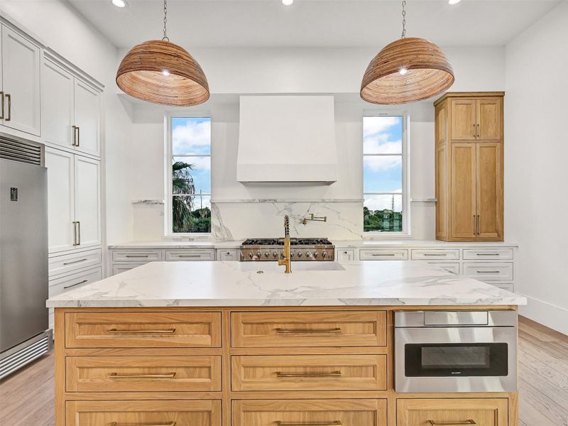 Furnished interior view inside a new home in , Galveston (Image 9).