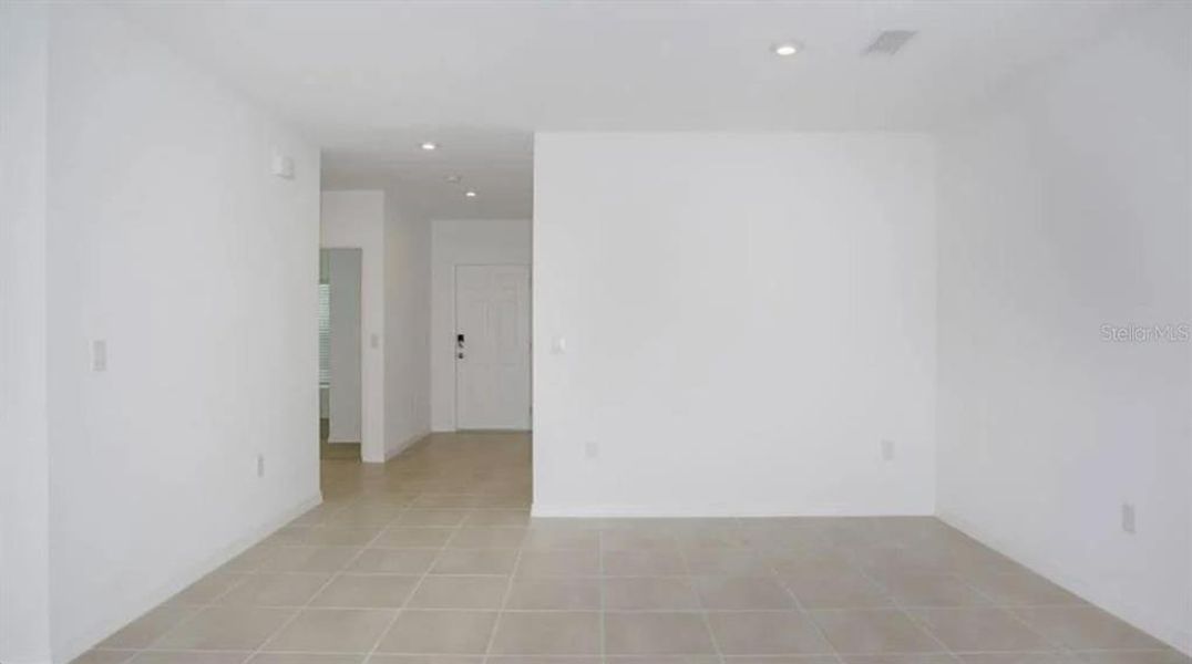 Spacious, unfurnished interior of a new home in Firethorn, Parrish (Image 16).