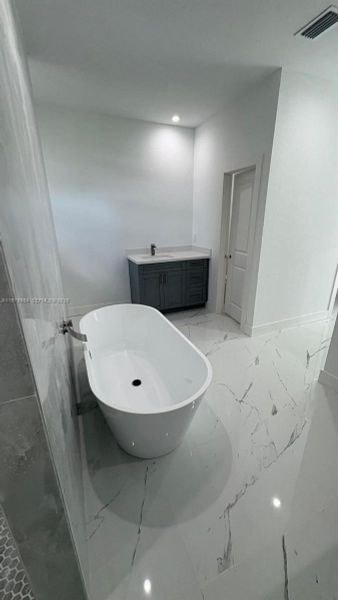 Image 21 of a home in .