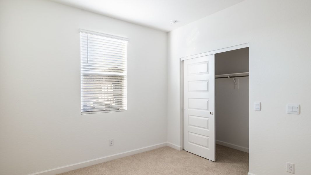 Spacious, unfurnished interior of a new home in Aloravita, Peoria (Image 35).