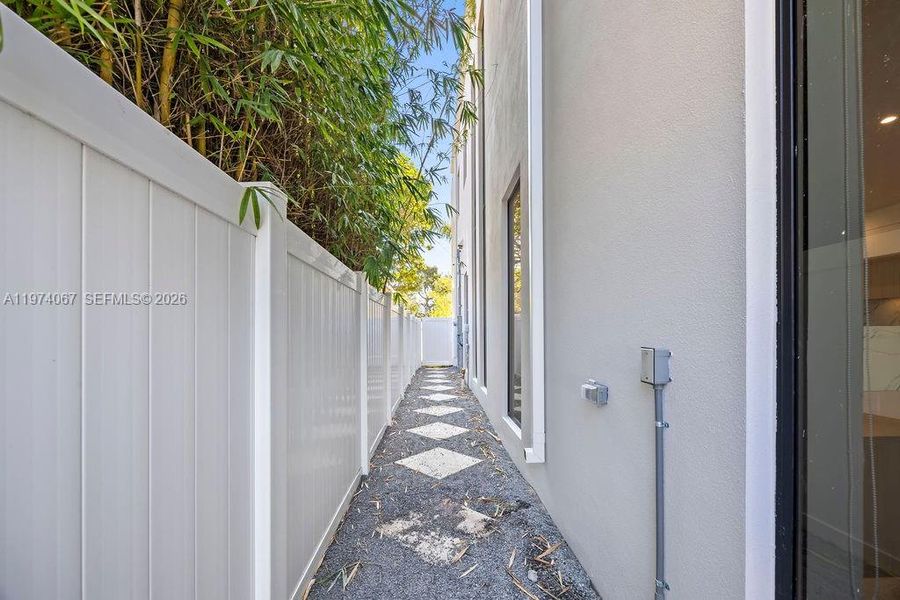 Exterior details and patio area of a home in , Fort Lauderdale (Image 25).