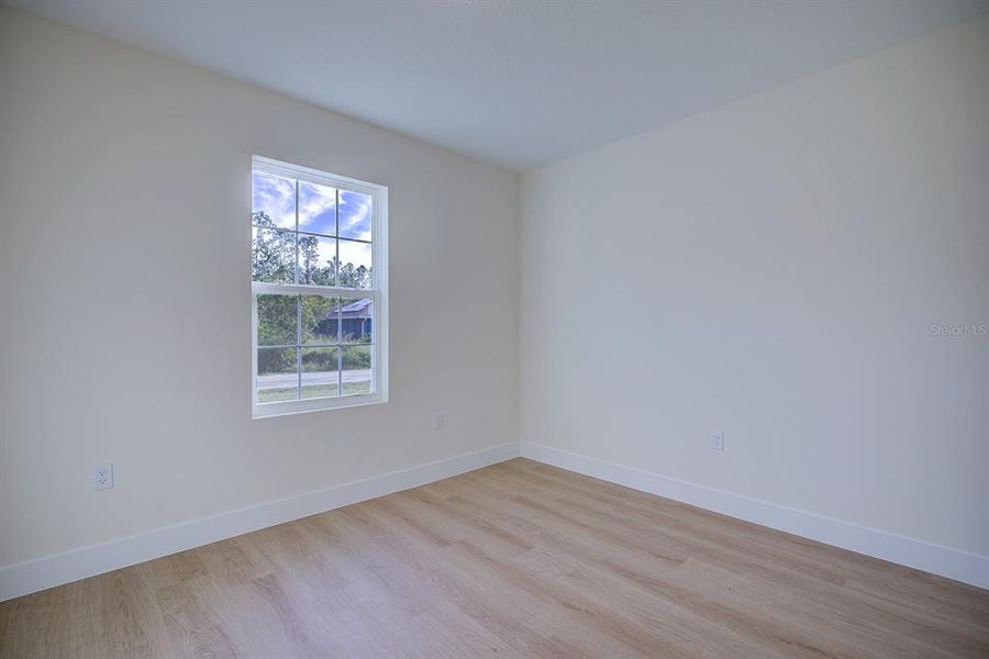 Spacious, unfurnished interior of a new home in , Sebring (Image 15).