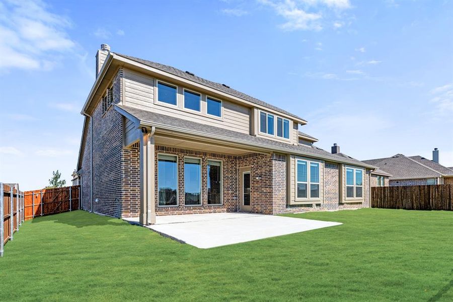 Exterior details and patio area of a home in Villages of Walnut Grove, Midlothian (Image 2).