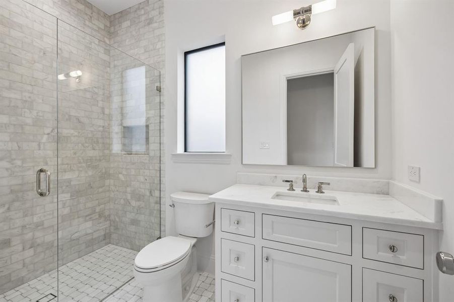 Secondary Bathroom ensuite 1st floor Secondary Bathroom ensuite 1st floor