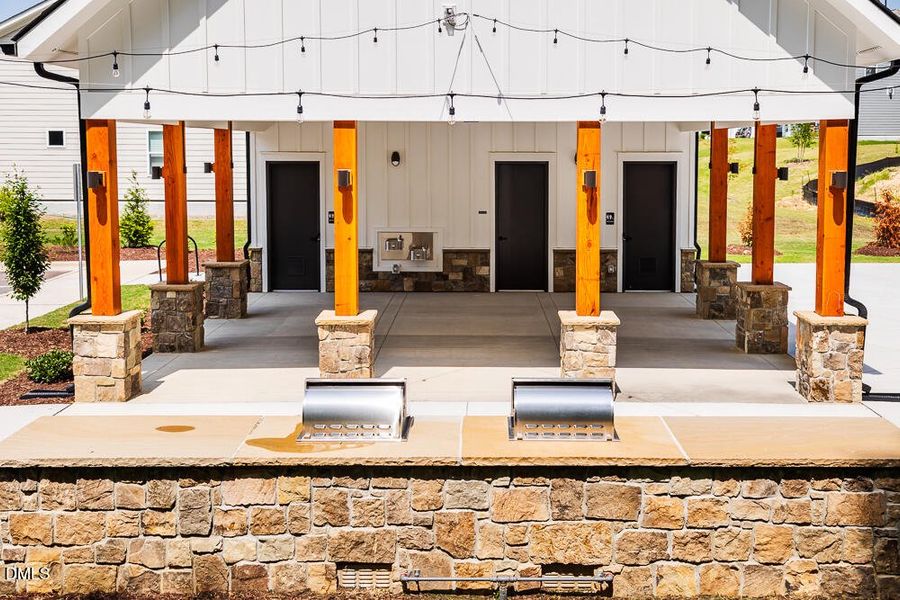 Signs & Amenities - MLS-21 Signs & Amenities - MLS-21