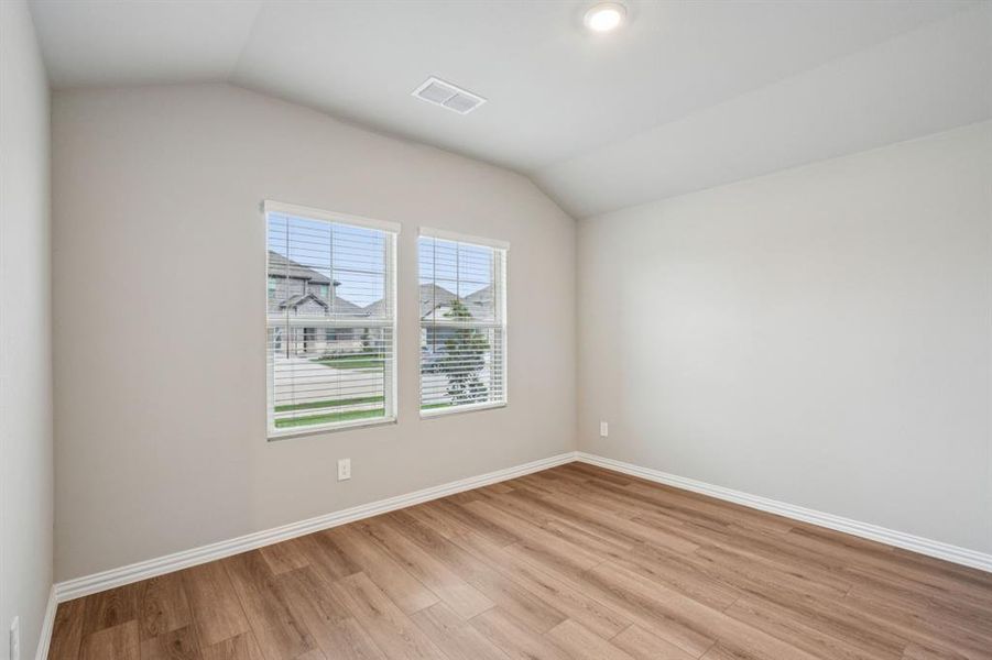 Spacious, unfurnished interior of a new home in Lakehaven - Signature Series, Farmersville (Image 17).