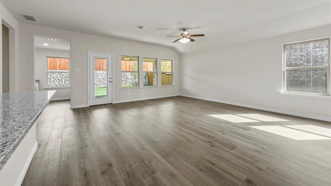 Spacious, unfurnished interior of a new home in , Royse City (Image 7).