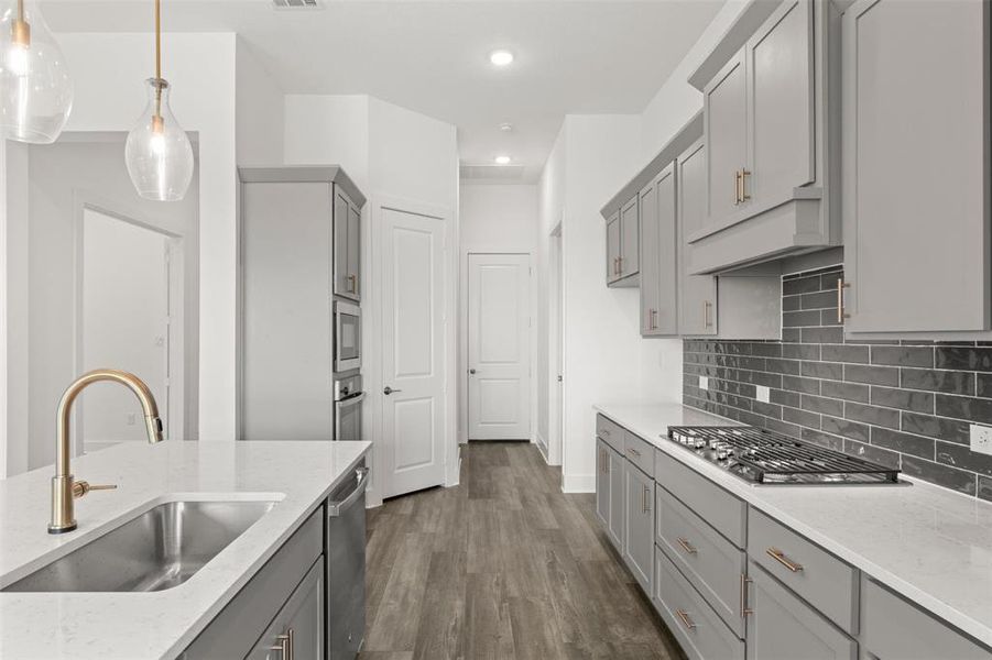 7121 Dragonfly Lane 7121 Dragonfly Lane