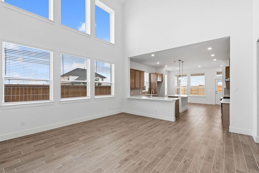 Spacious, unfurnished interior of a new home in Attwater, Waller (Image 16).