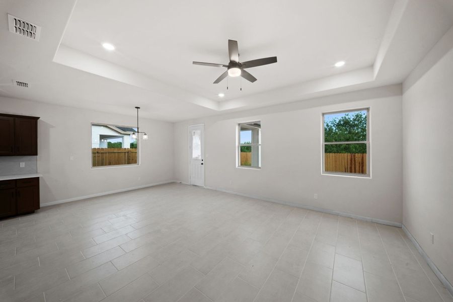 Spacious, unfurnished interior of a new home in Alberta Heights, Edinburg (Image 13).