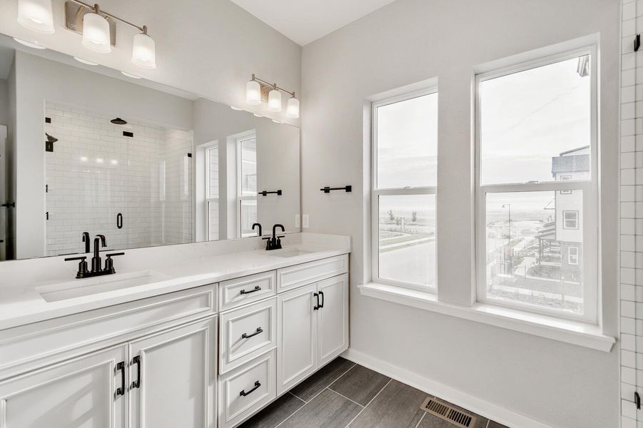 The Bates - Owner's Bath