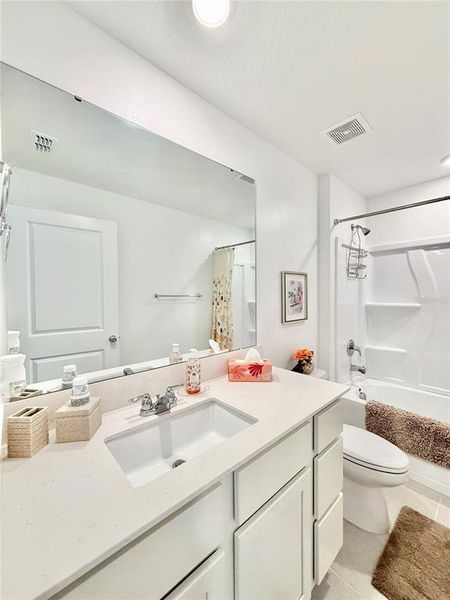 Furnished interior view inside a new home in Ranches at Lake McLeod, Eagle Lake (Image 23).