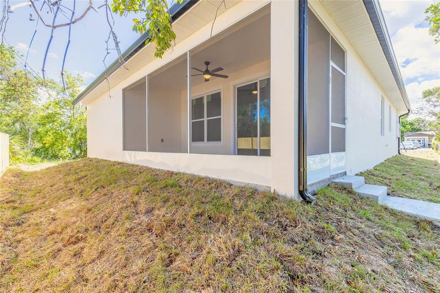 Exterior details and patio area of a home in , Daytona Beach (Image 19).
