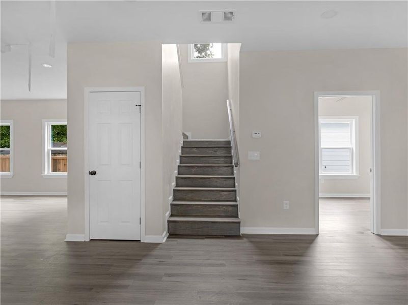 Spacious, unfurnished interior of a new home in , Atlanta (Image 34).