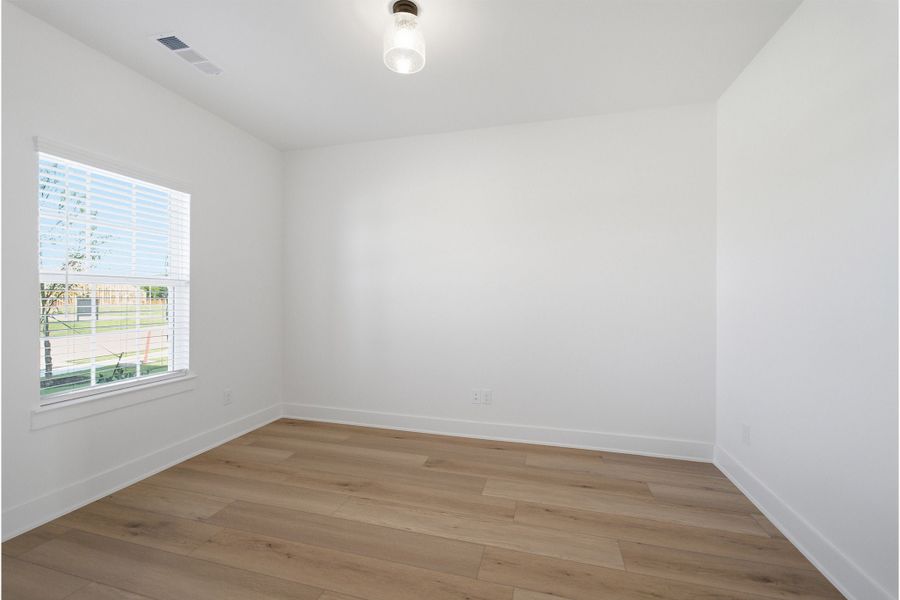 Spacious, unfurnished interior of a new home in Saddlebrook Estates, Waxahachie (Image 15).