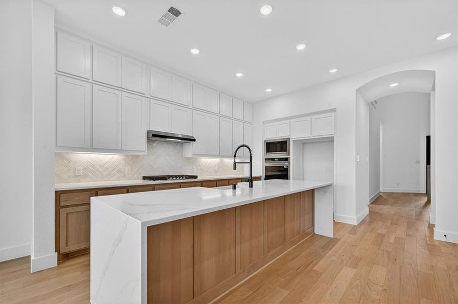Furnished interior view inside a new home in Cambridge Crossing, Celina (Image 10).