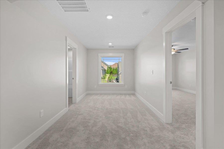 Spacious, unfurnished interior of a new home in Lakeside at Blue Ridge Plantation, Taylors (Image 33).